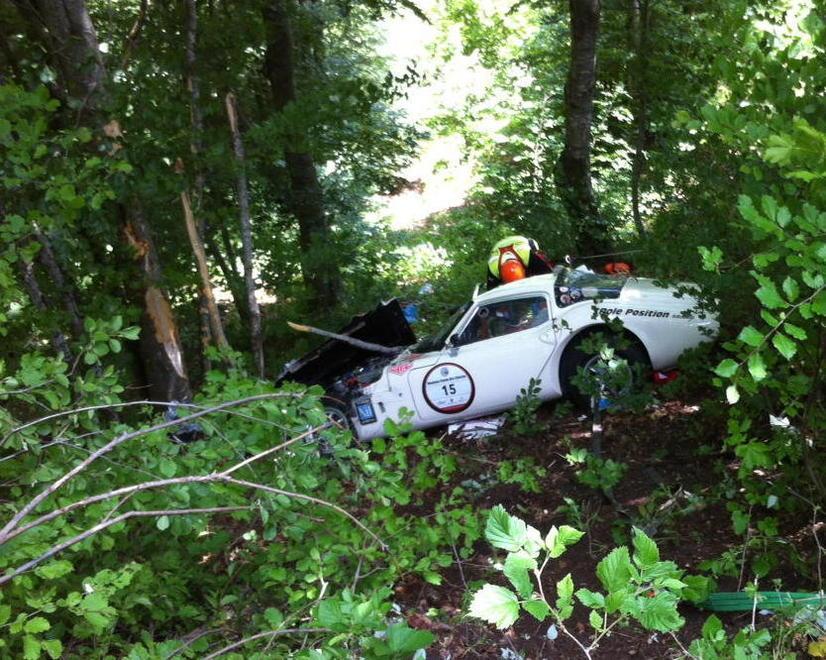 Auto storica nel dirupo, muore pilota pisano 