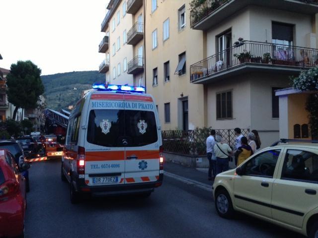 Incendio in un appartamento, salvi mamma e due bambini 