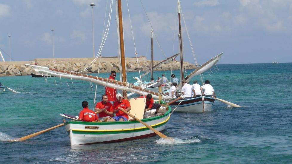 Vela, a Porto Torres oggi si rievoca la Regata del pescatore