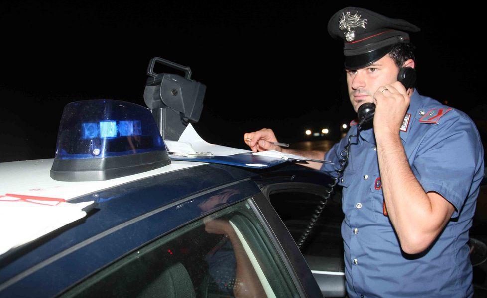 «Sei un fannullone» e accoltella il figlio 