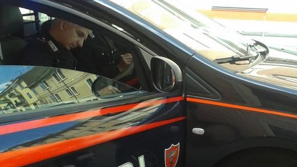 Dietro la moto nera una scia di scippi