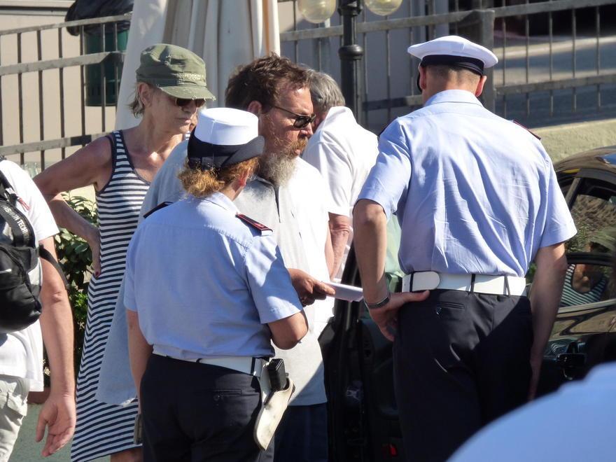 Parcheggia in sosta vietata, rimossa l’auto di Giuliano Ferrara 