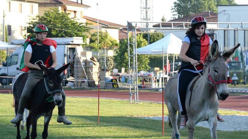 Palio delle Amazzoni, Jessica vince per il Centro Storico in sella al ciuco