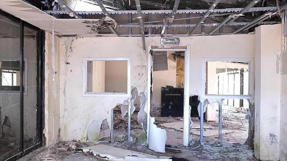 Da discoteca ad albergo ma nessuno lo compra