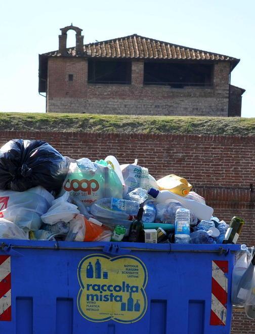 Rifiuti e conti pubblici «Voglio vedere i dati e cambiare le regole» 