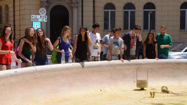 Niente gavettoni: le fontane sono a secco