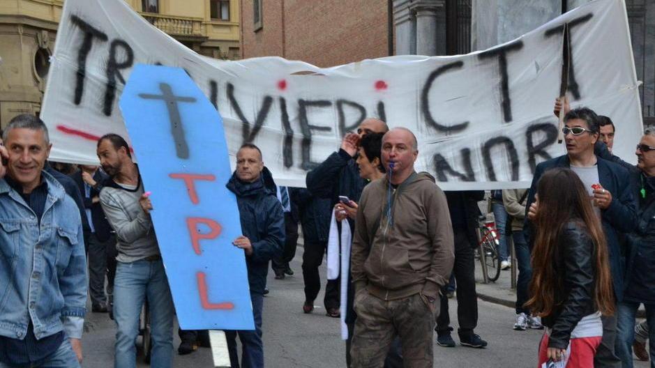 Ancora pullman guasti Martedì nuovo sciopero