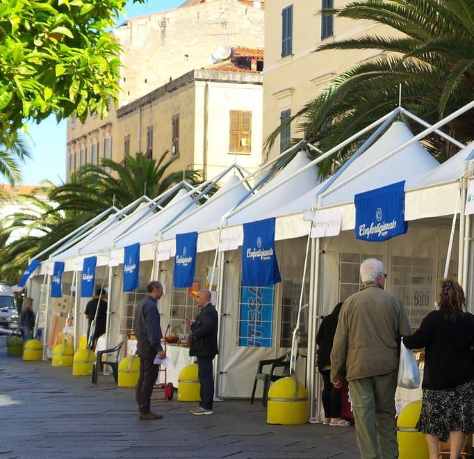 Festa della creatività, musica, arte e giochi invadono il centro 