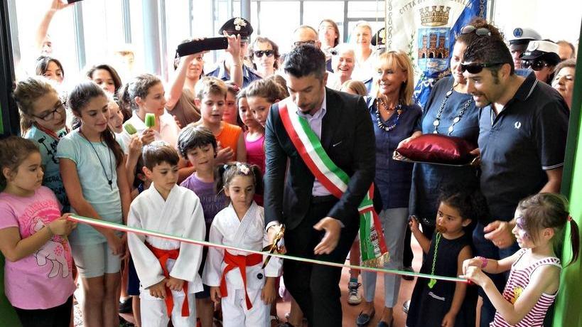 Dopo il terremoto Massa inaugura la sua nuova palestra