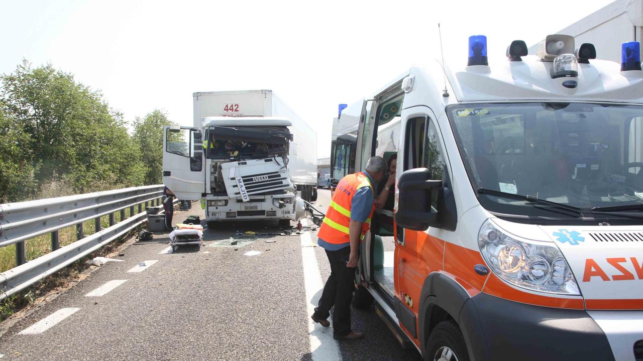 Raffica di scontri in A1: riaperta la corsia in direzione nord