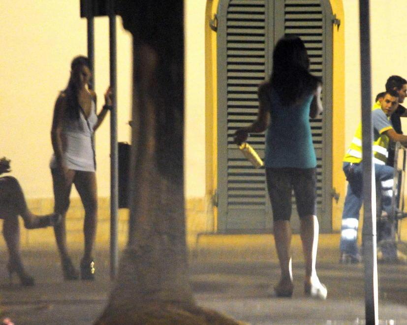 Coppia arrestata in un albergo per sfruttamento della prostituzione 