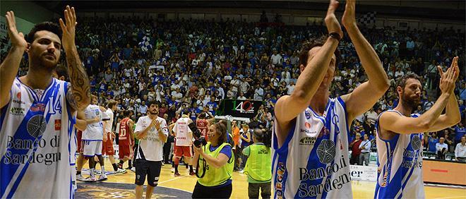 Playoff, finisce il sogno della Dinamo: Milano vince gara6 76-95 e vola in finale 