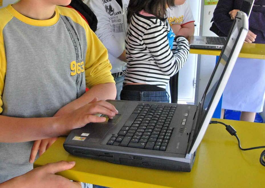Scuole in rete con la banda larga 
