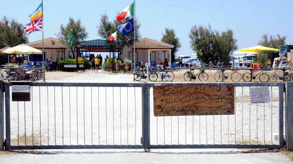 Sparisce il parcheggio libero Scoppia l’ira dei bagnanti «A Marina non veniamo più»