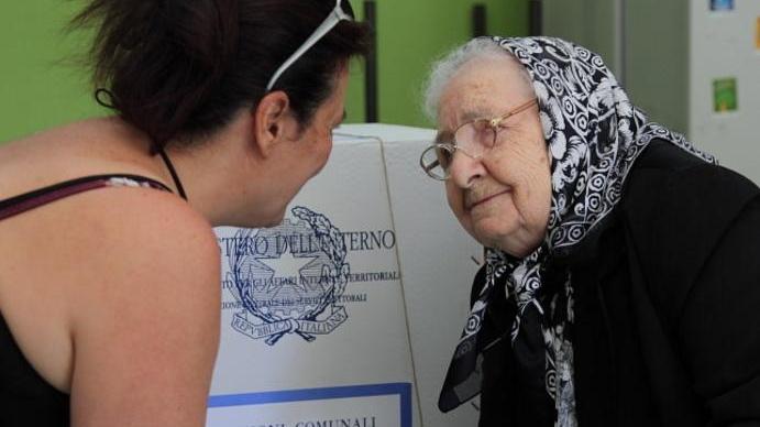Vota per il ballottaggio a 106 anni