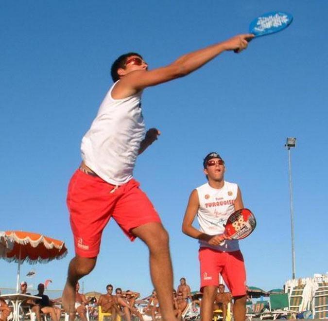 Apre il centro “Aquila beach” tutto su sabbia