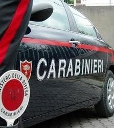 Una banda di più persone proveniente da lontano