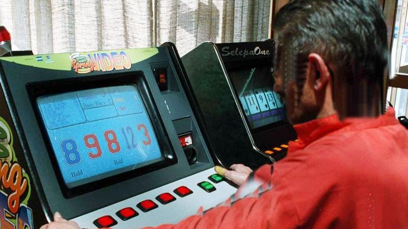 La ludopatia ha bruciato 84 milioni Le slot inghiottono l’1,15% del Pil