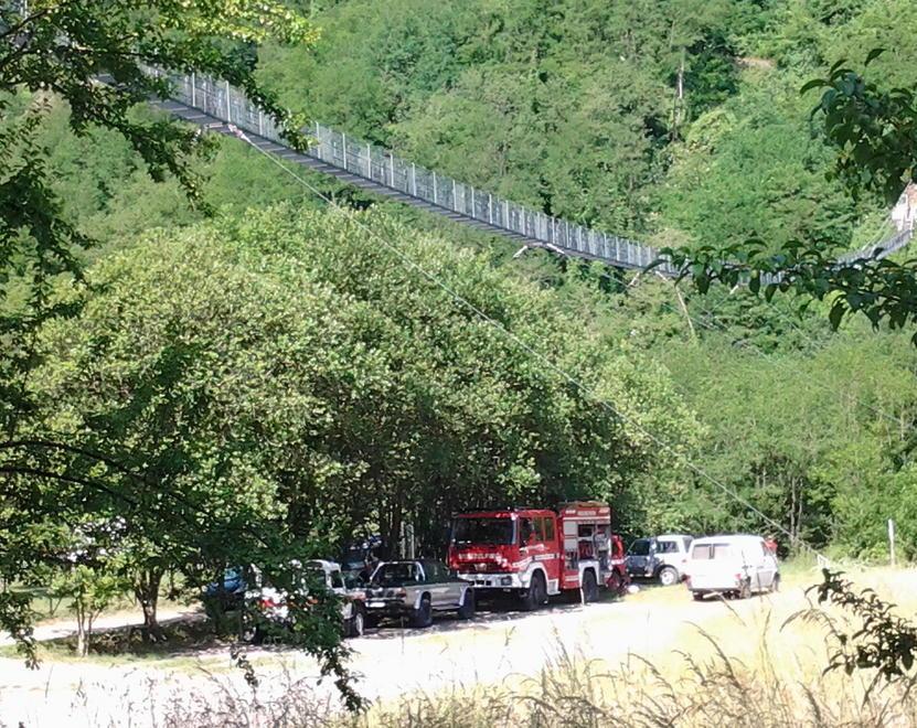Anziano suicida dal Ponte Sospeso 