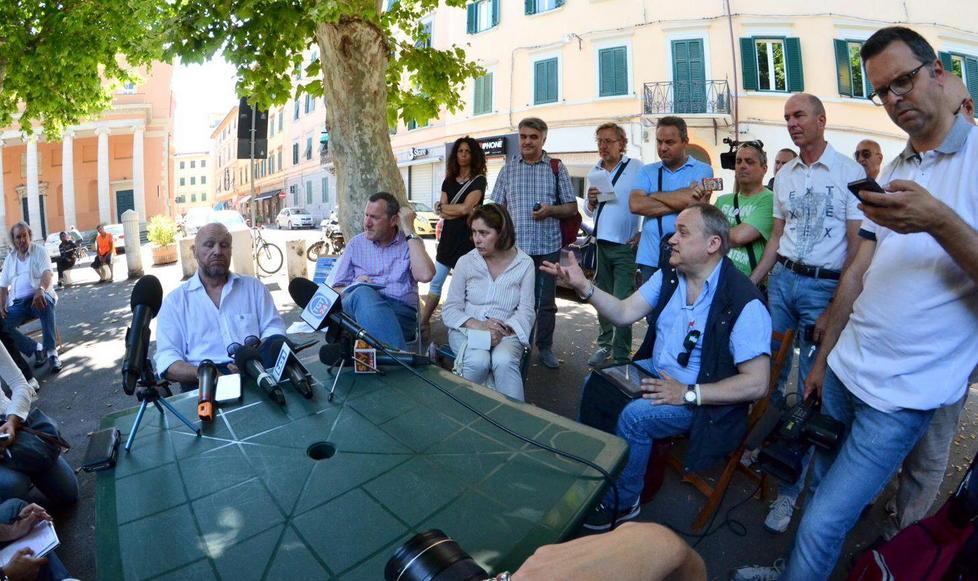 Il ciclone Nogarin fa parlare l’Italia 
