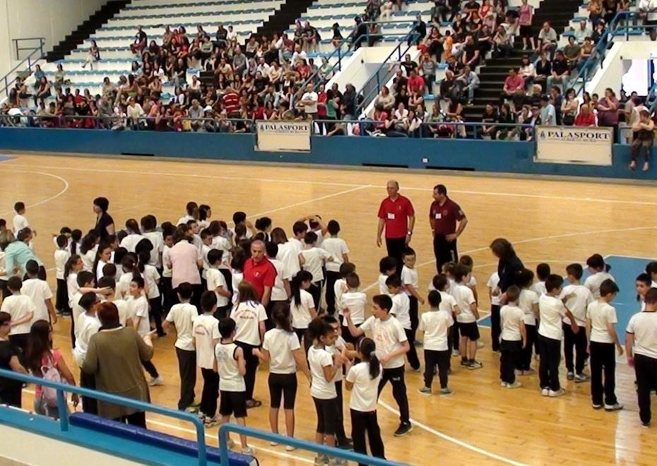 Il saggio di karate degli allievi del progetto Sport a scuola