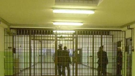 Cgil: in carcere tensioni e un’aggressione