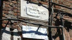 Da via Croce Bianca a via Buche