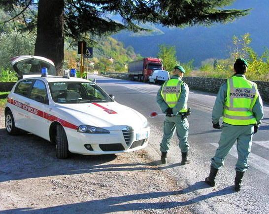 Uso del cellulare alla guida, scatta la tolleranza zero 