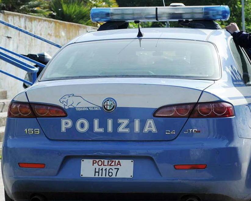 Minorenne si mette alla guida di un trattore per aiutare la mamma 