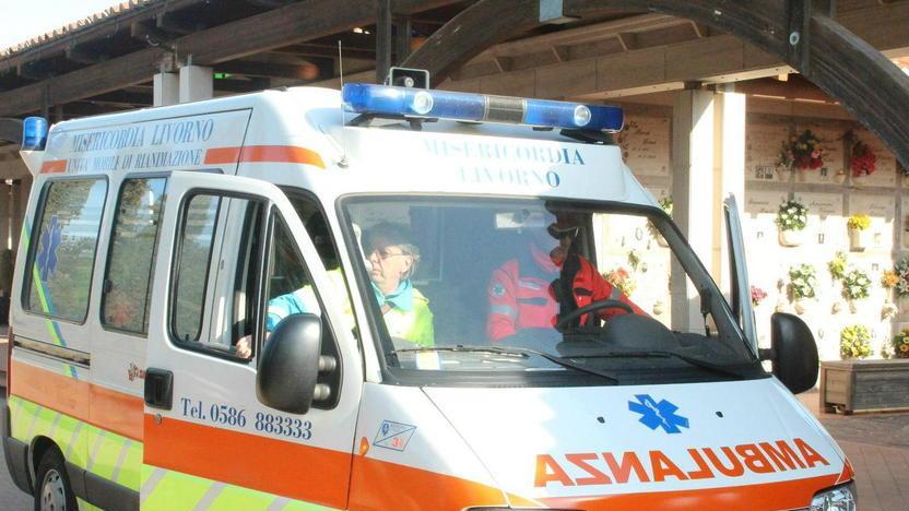 Muore sulla tomba della moglie stroncato da un infarto
