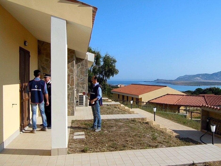 Abusivismo, sequestrato complesso turistico a Stintino: 6 indagati 