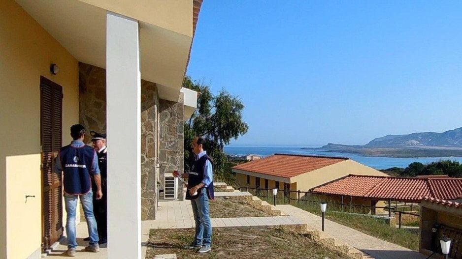 Abusivismo, sequestrato complesso turistico a Stintino: 6 indagati