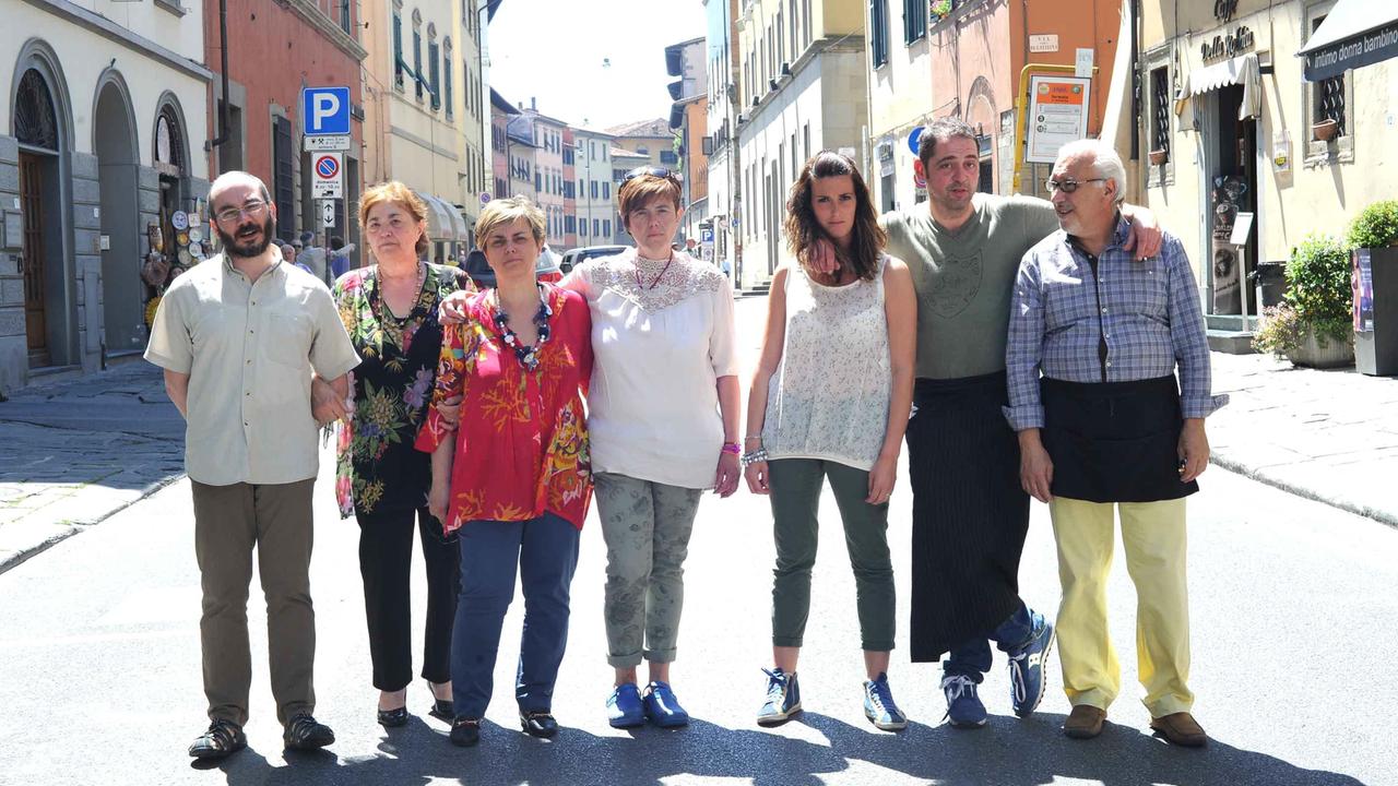 Mercatino dell'antiquariato in via Pacini, ora è guerra aperta