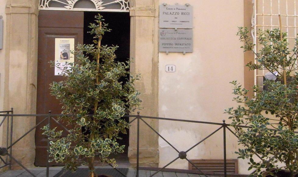 Termosifoni accesi in biblioteca comunale