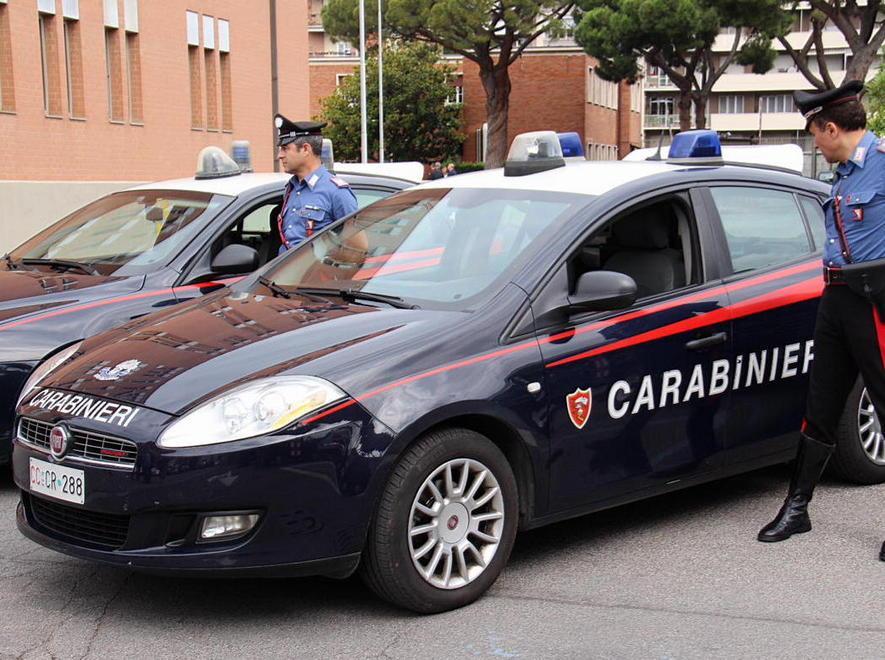 Sei furti in pochi minuti ad Albiano 