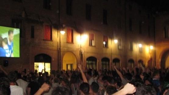 Il maxischermo per vedere le partire dei Mondiali