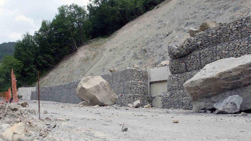«Riaprite la strada o la Val d’Enza muore»