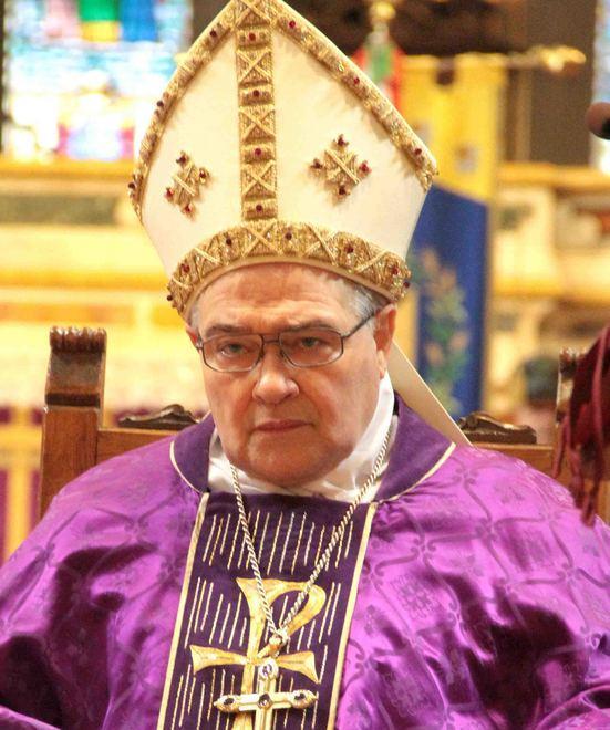 Sospeso a divinis il prete condannato