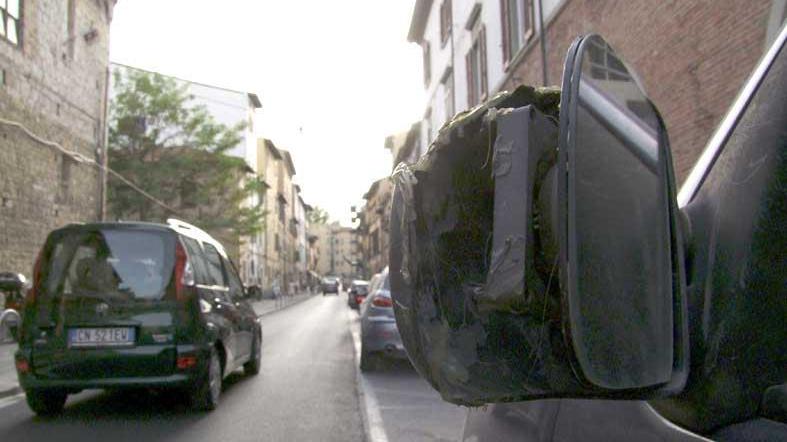 Identificato e denunciato l’autore della truffa dello specchietto
