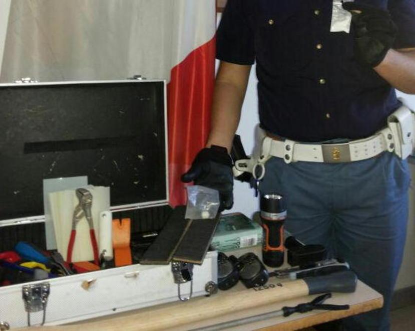 Ladri incastrati dal documento consegnato in hotel 