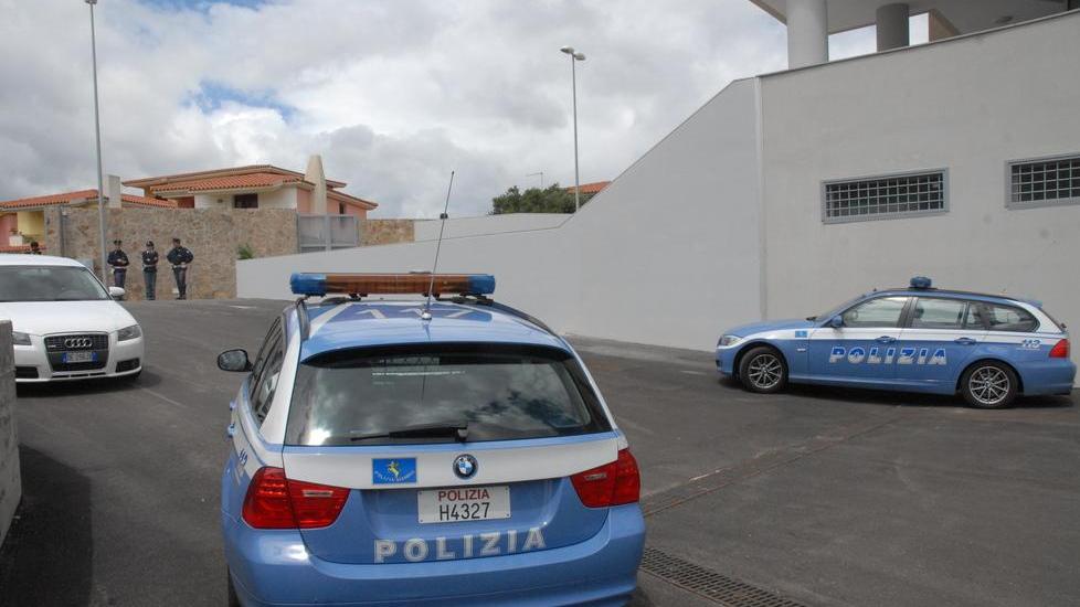 Poliziotto arrestato con l’accusa di circonvenzione di incapace
