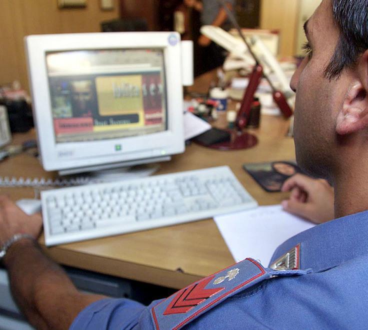 Incontri a luci rosse l’approccio era sul web 