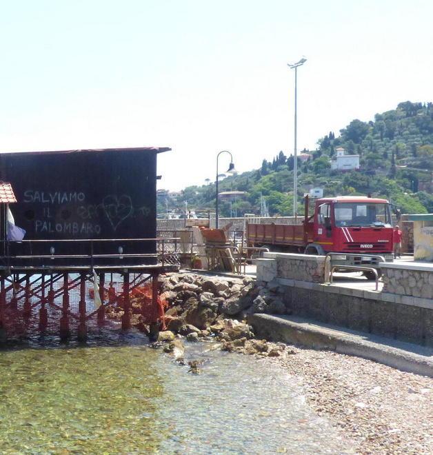 Palombaro, la demolizione è iniziata