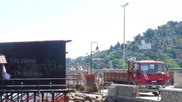Palombaro, la demolizione è iniziata