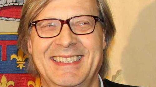 Gentili difende l’invito a Sgarbi
