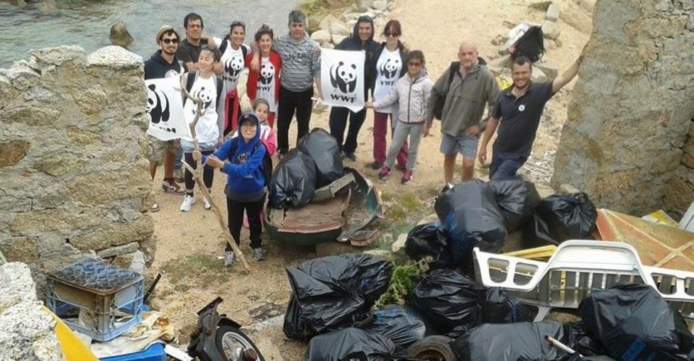 Il Wwf ripulisce l’isola di Santo Stefano 