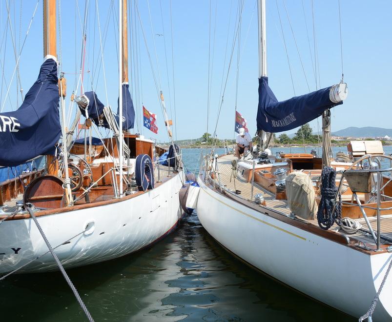 La Caroly salpa per Porto Rotondo 