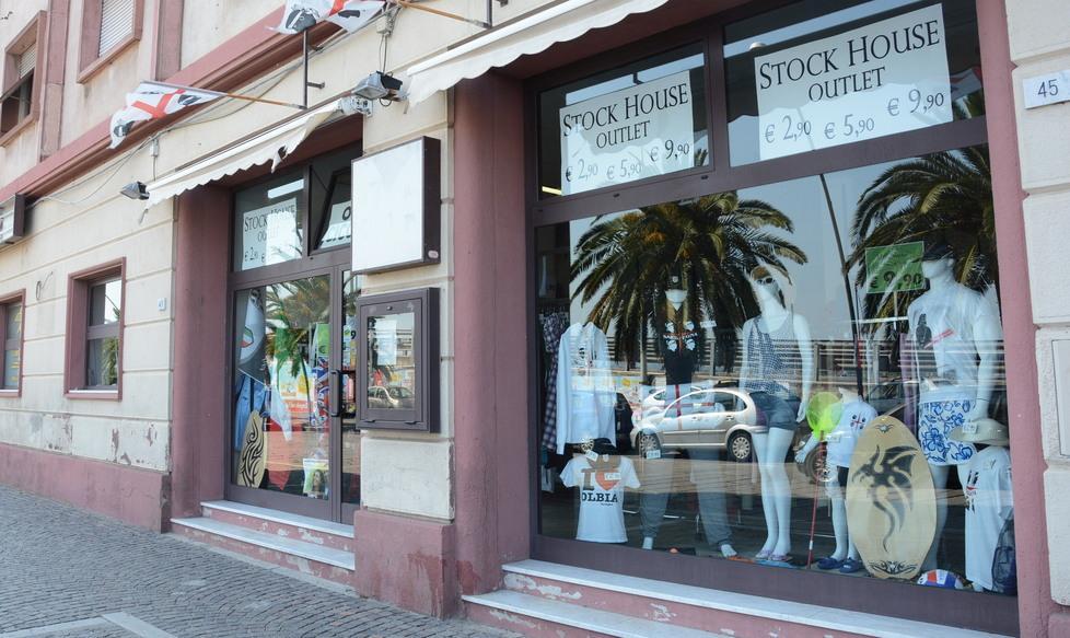 Furto da Cicci sport: portati via la cassa e un motorino