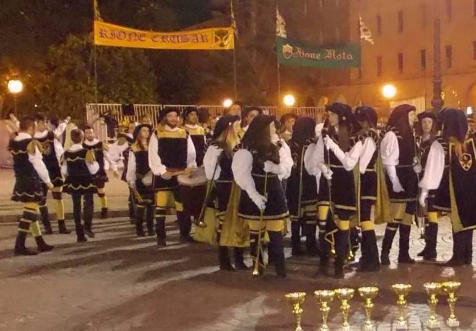 Stasera sfida per gli sbandieratori under 15