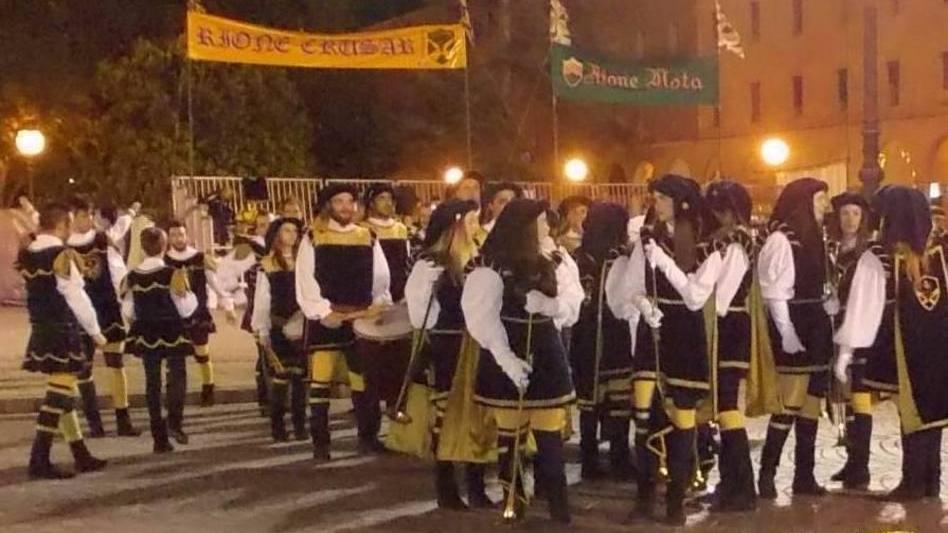 Stasera sfida per gli sbandieratori under 15